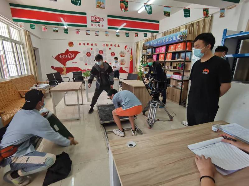 芦淞区广告片拍摄公司：极简主义践行者，少即是多的视觉哲学